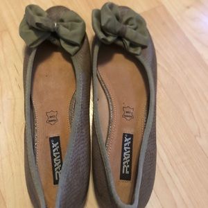 RaxMax Army Green Bow Ballerina Flats